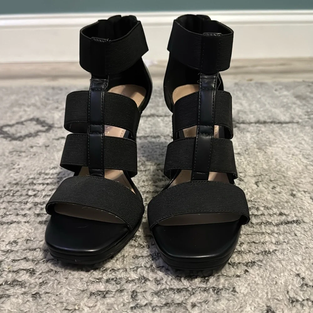 Kelly & Katie black strappy sandal size 6 - Picture 1 of 4